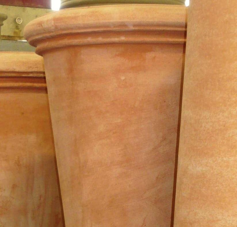 UNE MAISON EN TOSCANE VASO ALTO LISCIO en terre cuite de Toscane