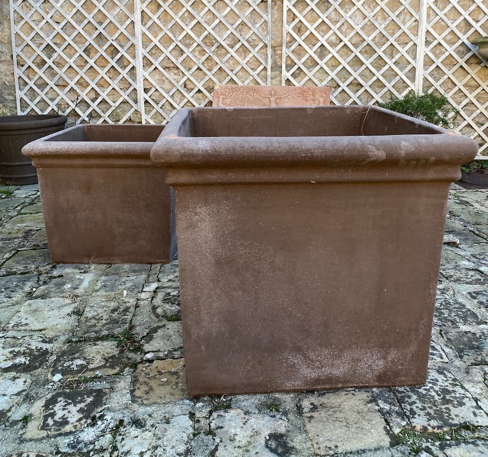 UNE MAISON EN TOSCANE CUBO LISCIO GRIGIO en terre cuite de Toscane