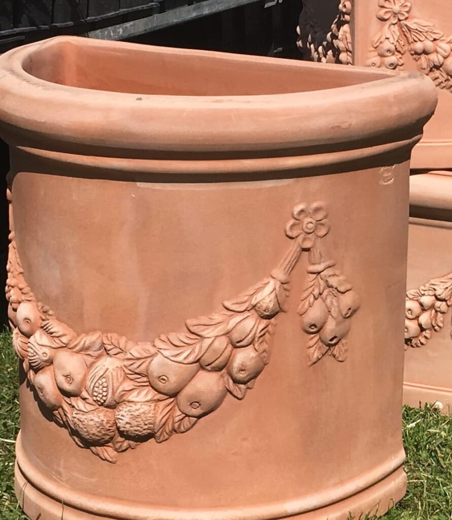 UNE MAISON EN TOSCANE MEZZO CILINDRO FESTONATO en terre cuite de Toscane