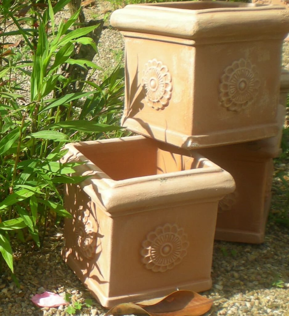 UNE MAISON EN TOSCANE CUBO CON ROSETTA en terre cuite de Toscane