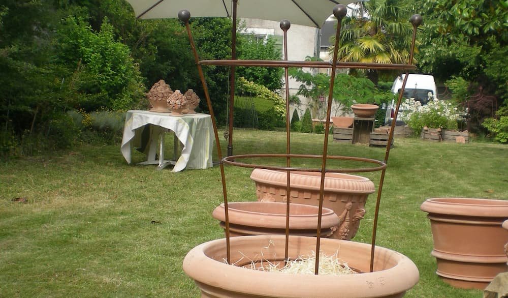 UNE MAISON EN TOSCANE TUTEUR PIVOINE