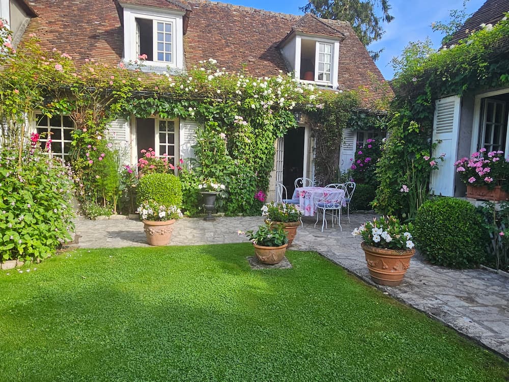 AMENAGER SON JARDIN AVEC DES POTERIES